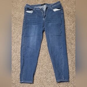 Classic Blue Women's Cropped Jeans